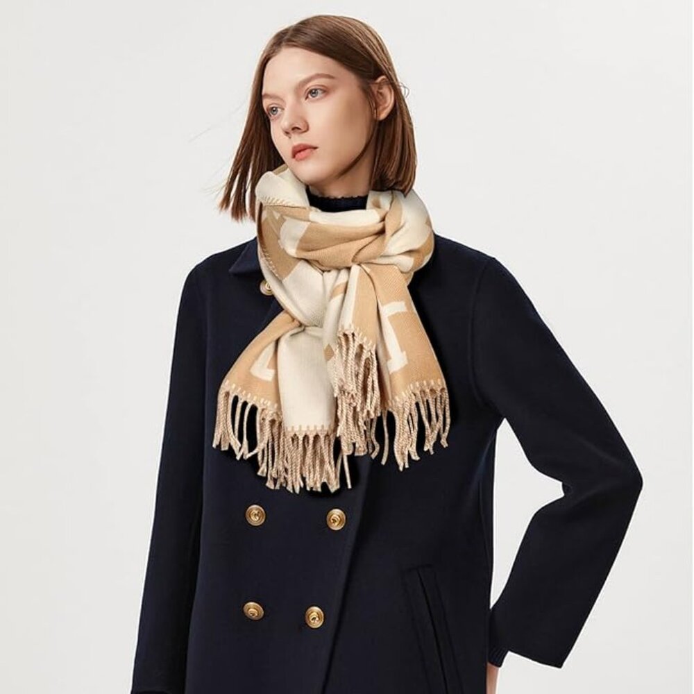 Neiman Marcus Luxury Equestrian Pashmina Silky Shawl Wrap - Picture 2 of 5